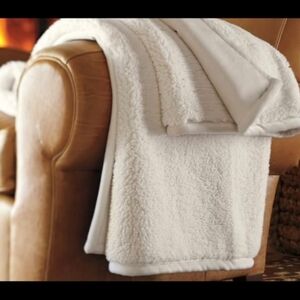 NWT Pottery Barn Faux Sheepskin Throw
